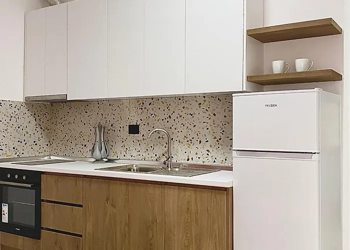 Lulu - Peony * Golem (Tirana)